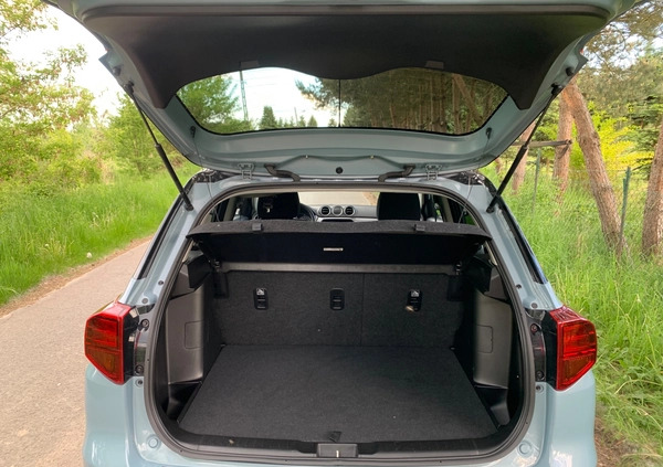 Suzuki Vitara cena 82000 przebieg: 17000, rok produkcji 2019 z Radzyń Chełmiński małe 742